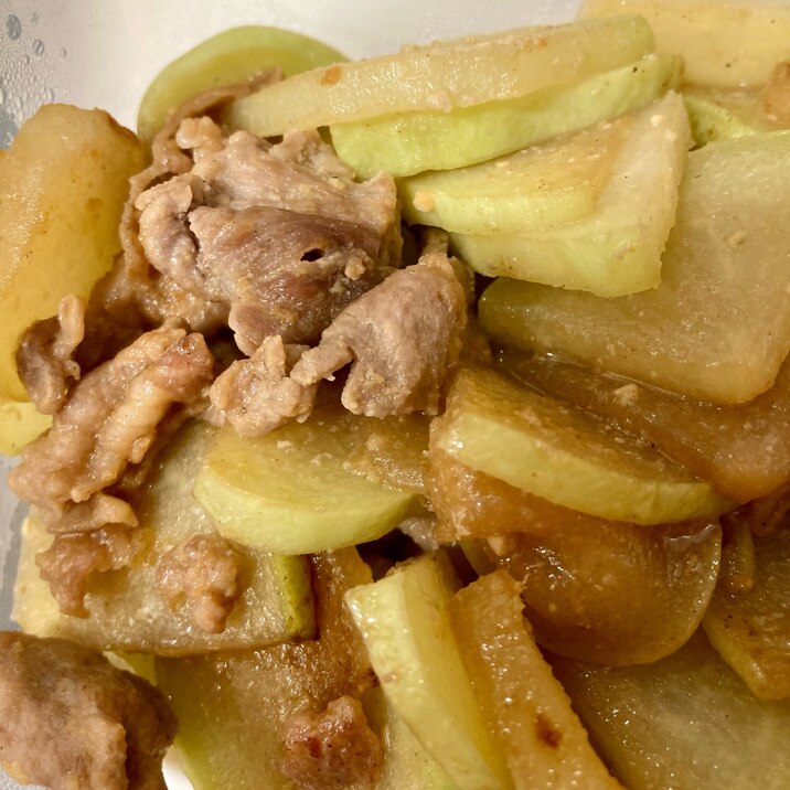 はやとウリと豚肉の味噌炒め